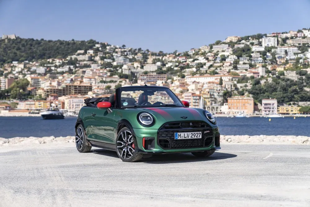 MINI Cabrio, 1 km, Portugalsko — foto 1