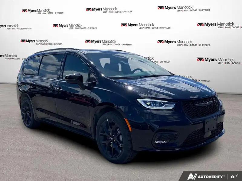 2026 Chrysler Pacifica Select AWD, černá, 10 785 km, dovoz Kanada — foto 7 z 12