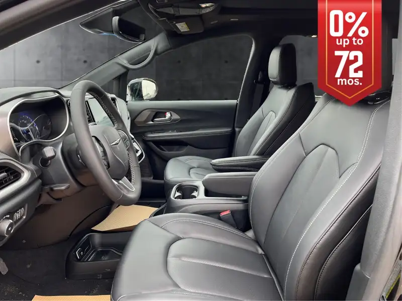 2026 Chrysler Pacifica Select, černá, 0 km, dovoz Kanada — foto 9 z 12