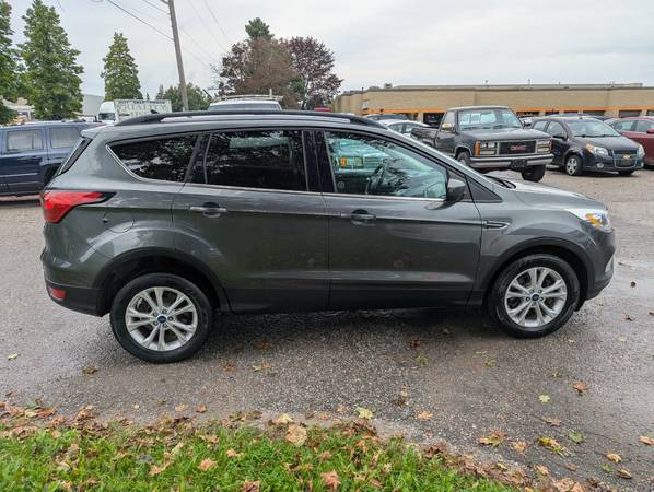 2019 Ford, dovoz Kanada — foto 3 z 8