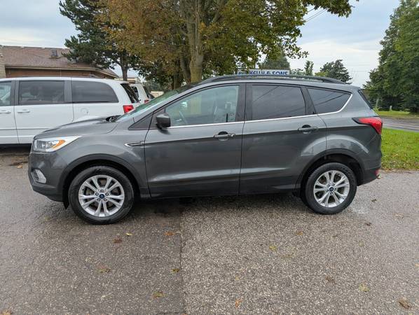 2019 Ford, dovoz Kanada — foto 4 z 8
