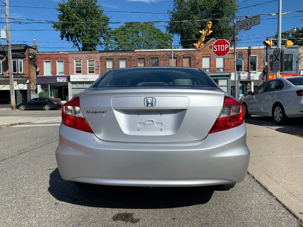 2012 Honda, dovoz Kanada — foto 4 z 12