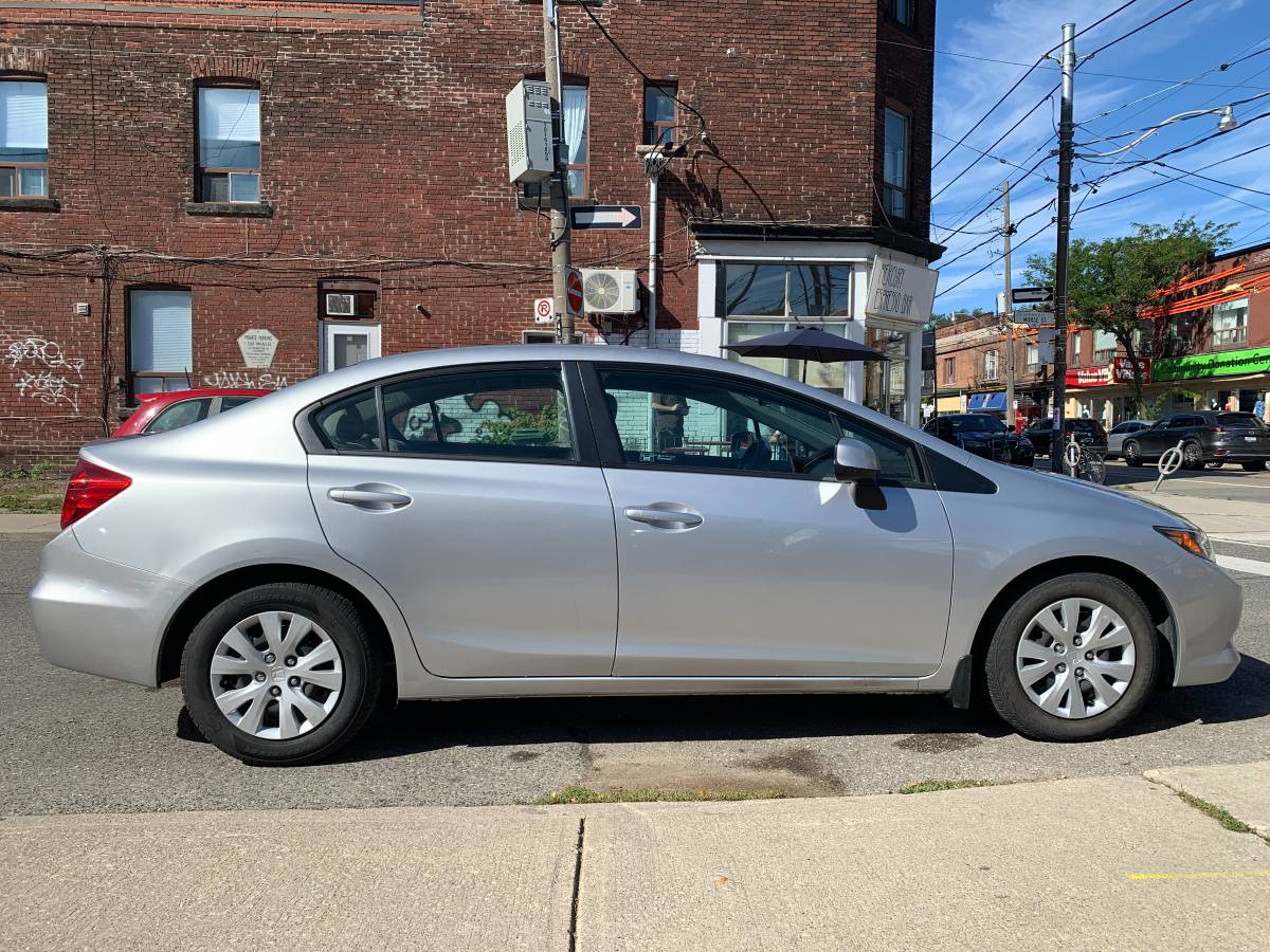 2012 Honda, dovoz Kanada — foto 6 z 12