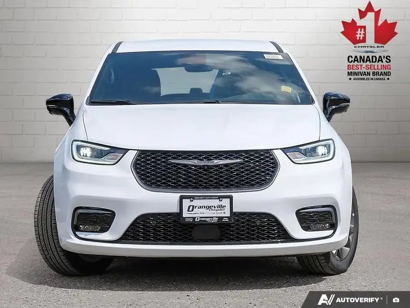 2026 Chrysler Pacifica Select, bílá, 0 km, dovoz Kanada — foto 2 z 12