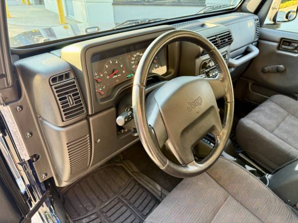 2003 Jeep, dovoz Kanada — foto 10 z 12