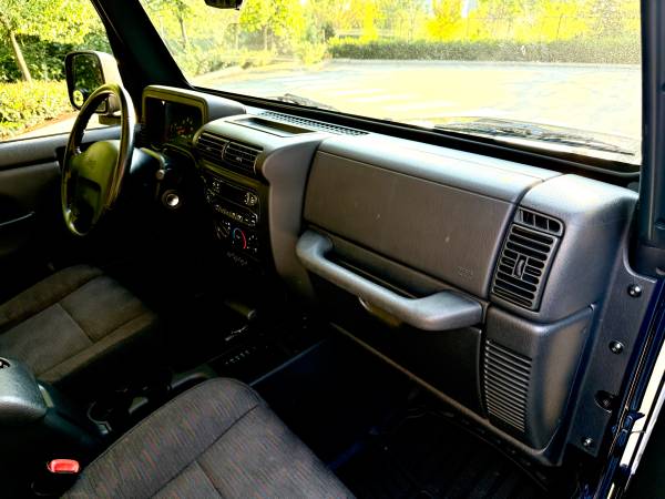2003 Jeep, dovoz Kanada — foto 12 z 12