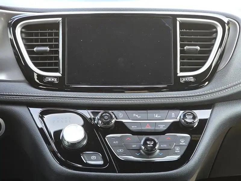 2026 Chrysler Pacifica Select Awd, červená, 15 km, dovoz Kanada — foto 12 z 12