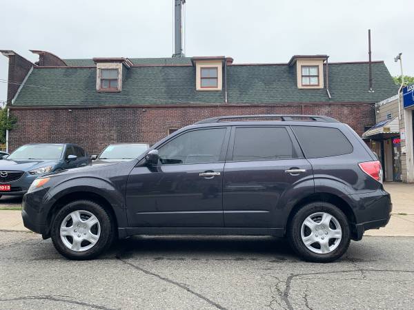 2010 Subaru, dovoz Kanada — foto 2 z 12