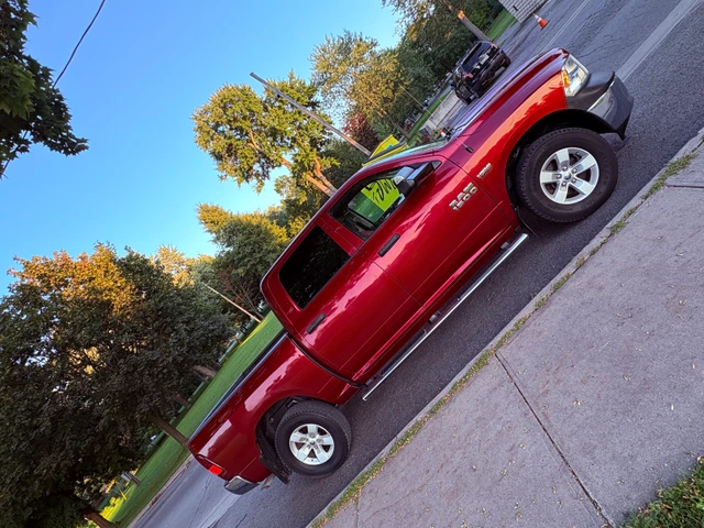 2015 RAM 1500, červená, 120 km, dovoz Kanada — foto 3 z 5