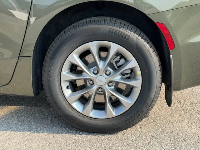 2027 Chrysler Pacifica Select, zelená, 11 km, dovoz Kanada — foto 5 z 12