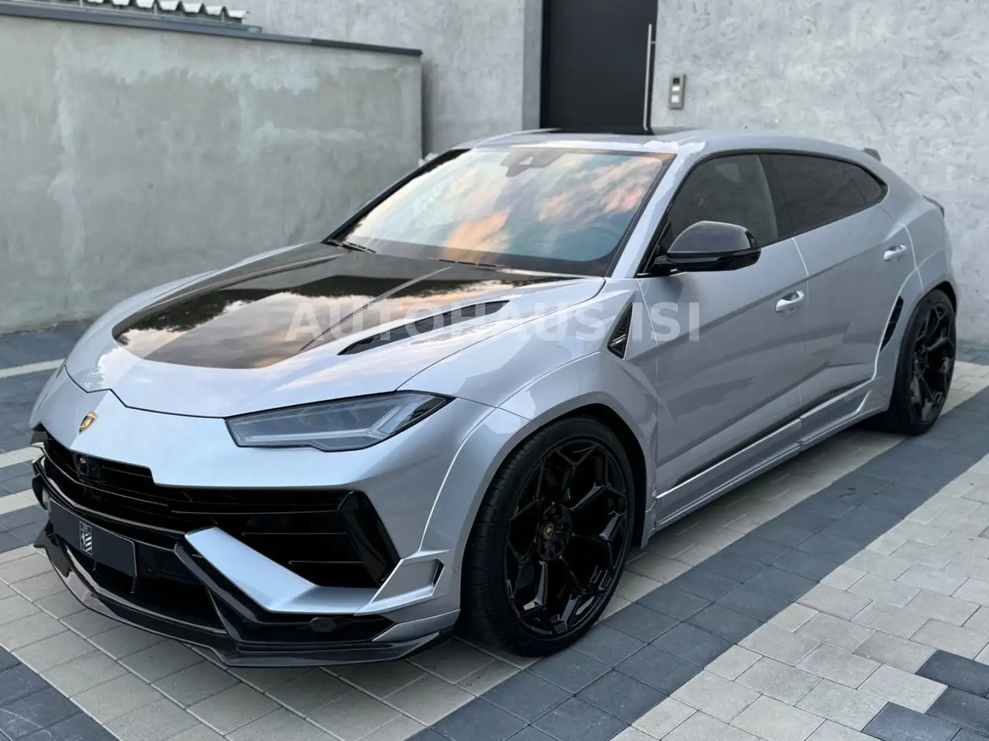 2026 Lamborghini Urus, 60 km, Německo — foto 2 z 12