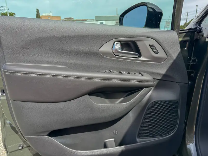 2027 Chrysler Pacifica SELECT | S Package, zelená, 1 500 km, dovoz Kanada — foto 12 z 12
