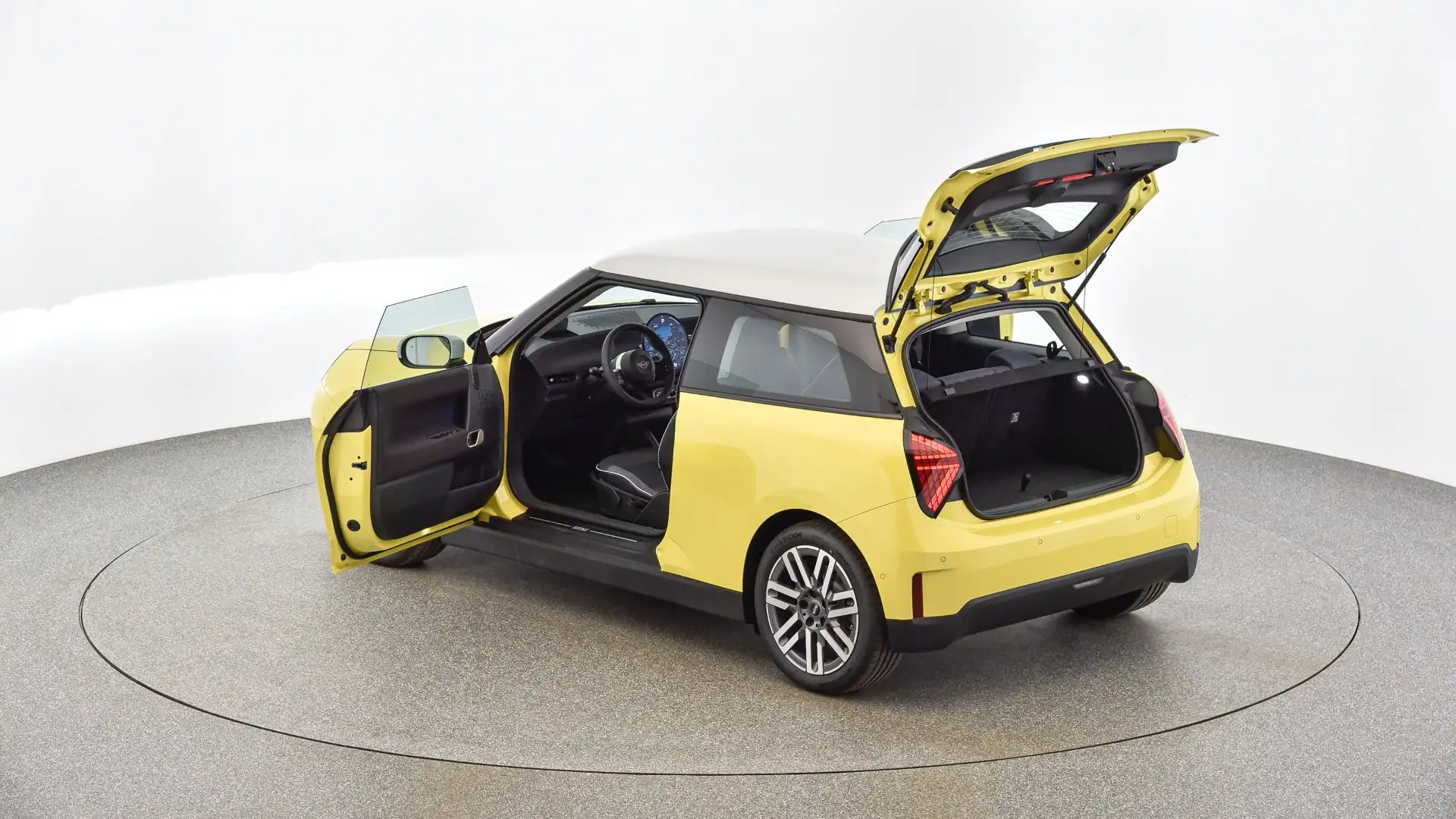 2026 MINI Cooper E, 9 900 km, Rakousko — foto 10 z 12