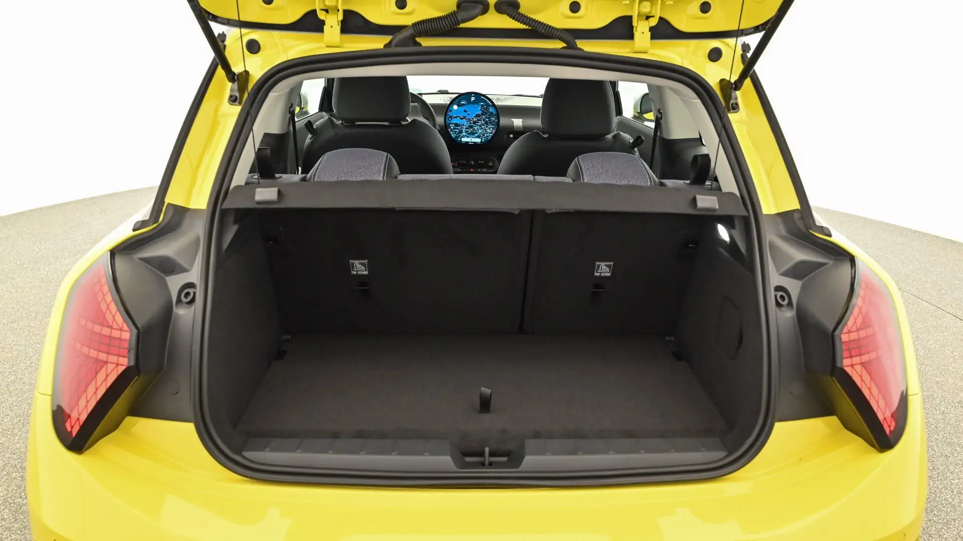 2026 MINI Cooper E, 9 900 km, Rakousko — foto 12 z 12