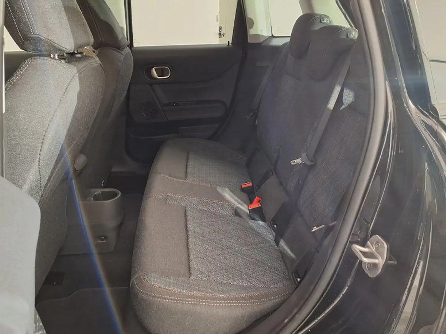 2026 MINI Cooper, 8 000 km, Rakousko — foto 10 z 12
