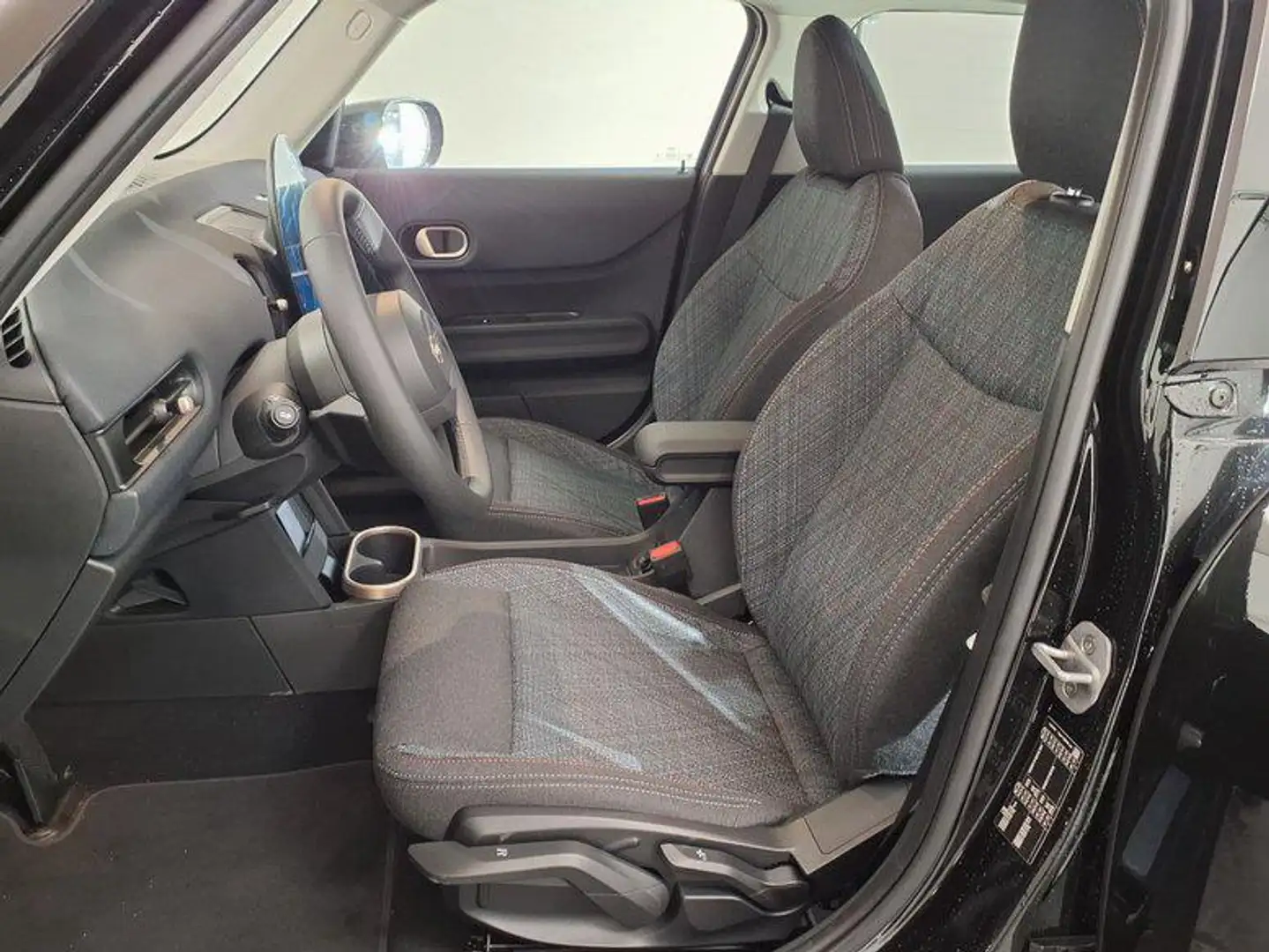 2026 MINI Cooper, 8 000 km, Rakousko — foto 9 z 12