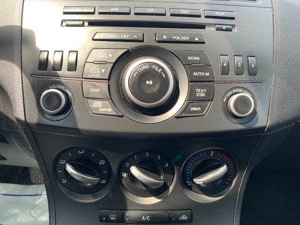 2012 Mazda, dovoz Kanada — foto 11 z 12