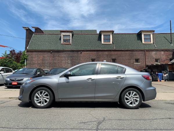 2012 Mazda, dovoz Kanada — foto 2 z 12