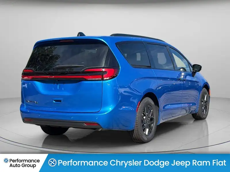 2027 Chrysler Pacifica Select, modrá, dovoz Kanada — foto 5 z 12