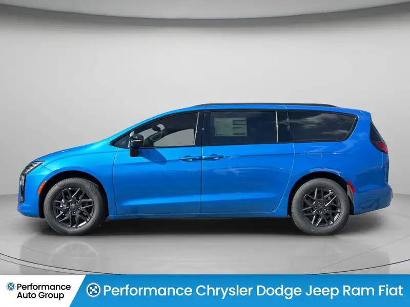 2027 Chrysler Pacifica Select, modrá, dovoz Kanada — foto 8 z 12