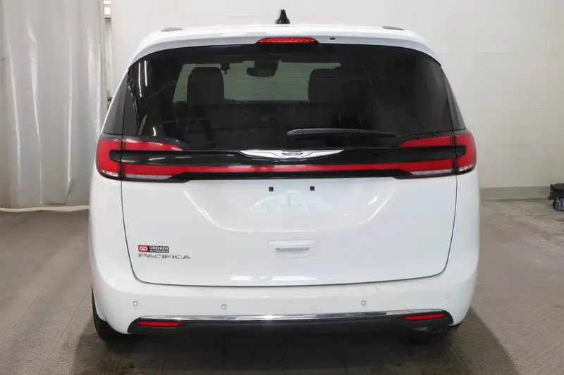 2025 Chrysler Pacifica SELECT + 7 PASSAGERS, bílá, 39 196 km, dovoz Kanada — foto 6 z 12