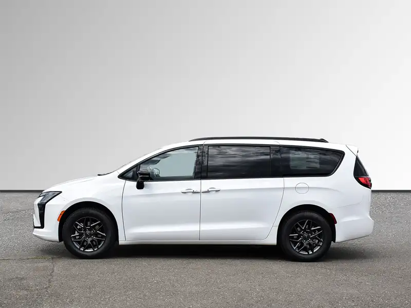2027 Chrysler Pacifica Select, bílá, 22 km, dovoz Kanada — foto 2 z 12