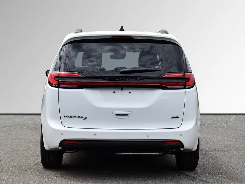2027 Chrysler Pacifica Select, bílá, 22 km, dovoz Kanada — foto 4 z 12