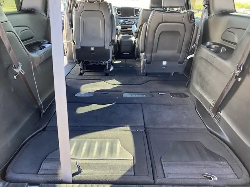 2025 Chrysler Pacifica Select, modrá, 14 824 km, dovoz Kanada — foto 8 z 12