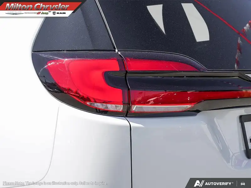 2027 Chrysler Pacifica SELECT, bílá, 10 km, dovoz Kanada — foto 11 z 12