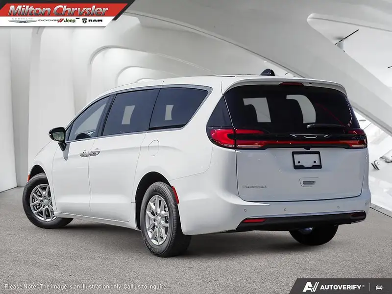 2027 Chrysler Pacifica SELECT, bílá, 10 km, dovoz Kanada — foto 4 z 12