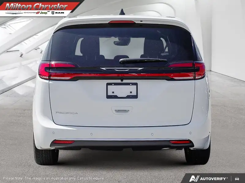2027 Chrysler Pacifica SELECT, bílá, 10 km, dovoz Kanada — foto 5 z 12