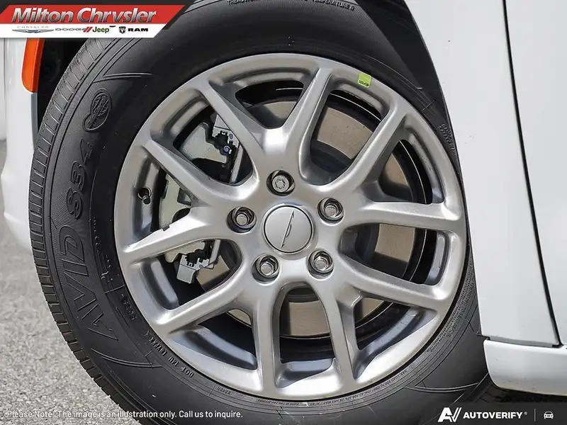 2027 Chrysler Pacifica SELECT, bílá, 10 km, dovoz Kanada — foto 8 z 12