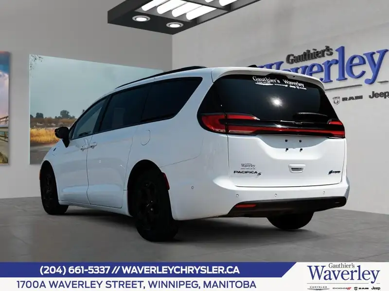 2024 Chrysler Pacifica Premium S Appearance, bílá, 12 km, dovoz Kanada — foto 6 z 12
