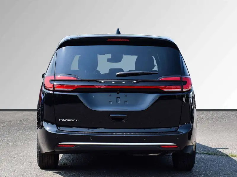2027 Chrysler Pacifica Select, černá, 28 km, dovoz Kanada — foto 6 z 12