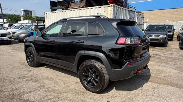 2020 Jeep, dovoz Kanada — foto 4 z 12