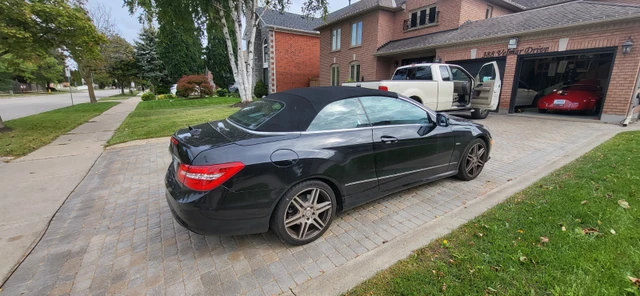 2012 Mercedes-Benz Eclass e350, černá, 202 159 km, dovoz Kanada — foto 4 z 4