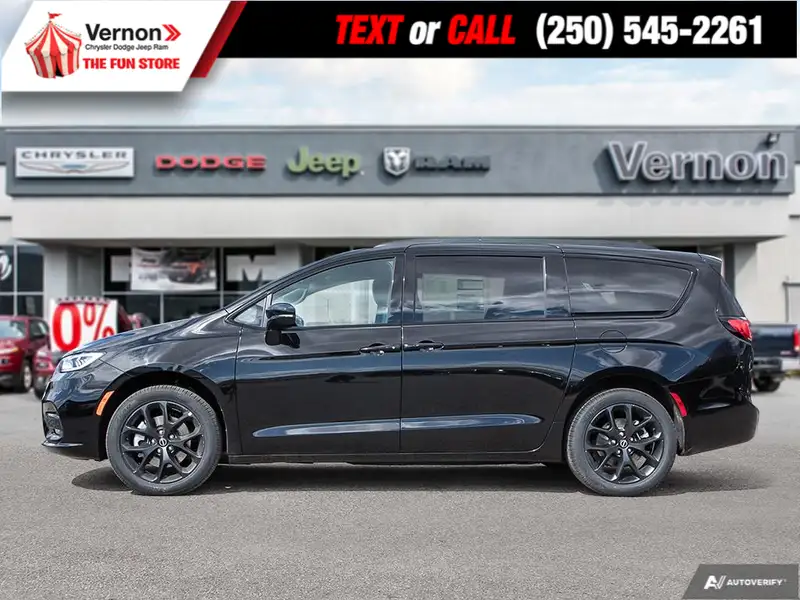2026 Chrysler Pacifica Select AWD, černá, 18 km, dovoz Kanada — foto 3 z 12