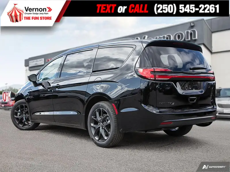 2026 Chrysler Pacifica Select AWD, černá, 18 km, dovoz Kanada — foto 4 z 12