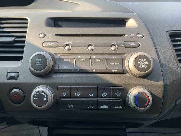 2011 Honda, dovoz Kanada — foto 11 z 12
