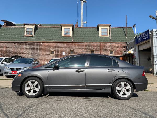 2011 Honda, dovoz Kanada — foto 2 z 12