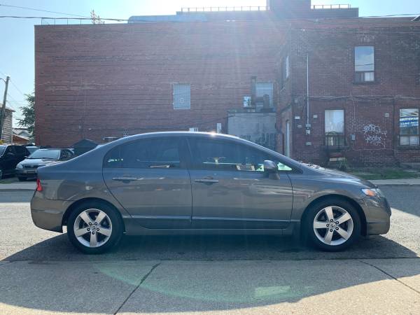 2011 Honda, dovoz Kanada — foto 6 z 12