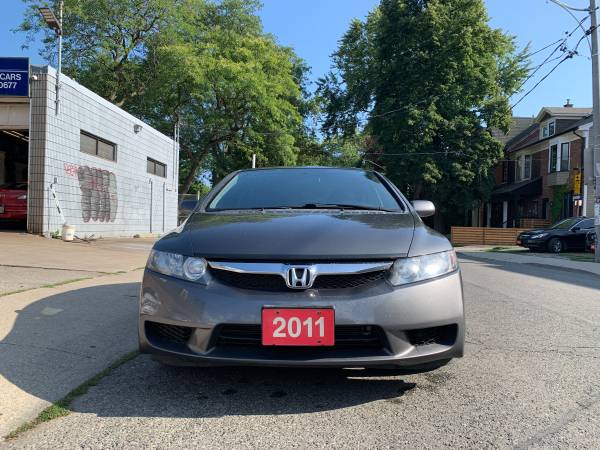 2011 Honda, dovoz Kanada — foto 8 z 12