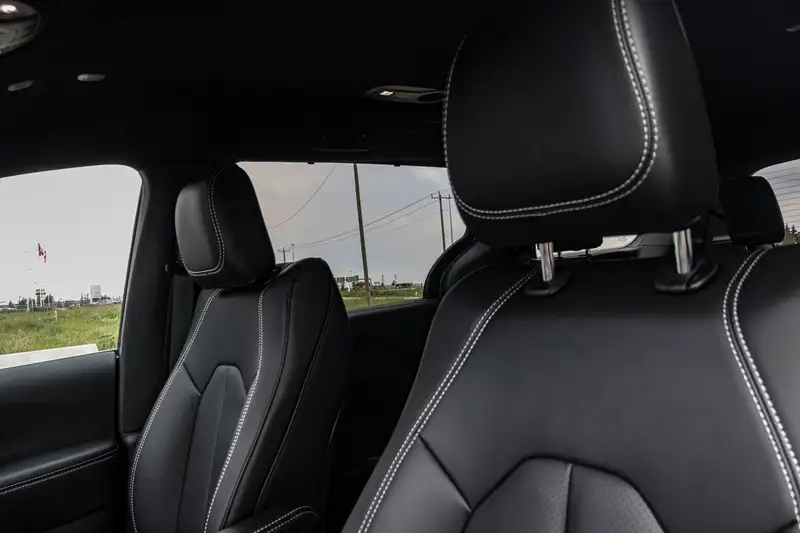 2027 Chrysler Pacifica Select AWD, modrá, 21 km, dovoz Kanada — foto 9 z 12