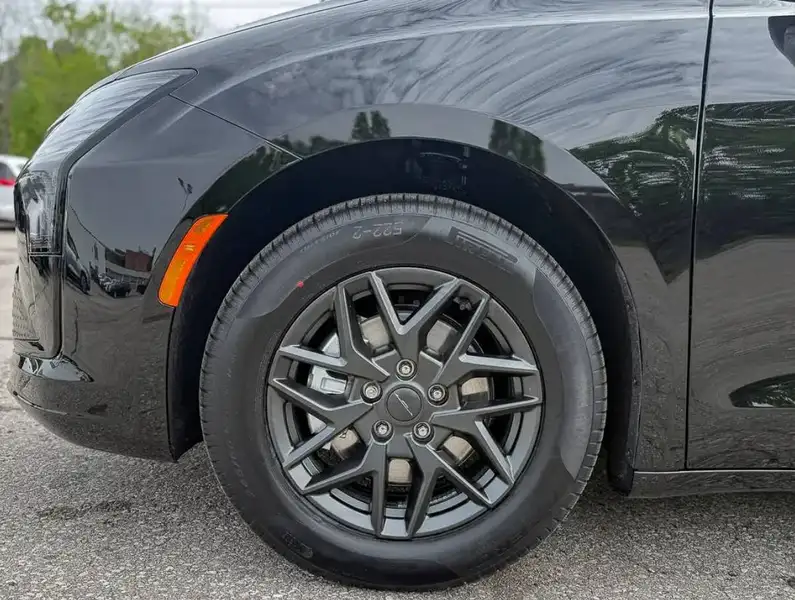 2027 Chrysler Pacifica SELECT | S Package, černá, 1 500 km, dovoz Kanada — foto 12 z 12