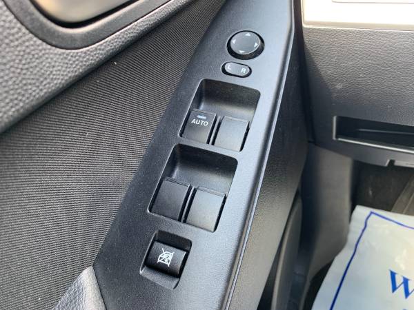 2013 Mazda, dovoz Kanada — foto 10 z 12