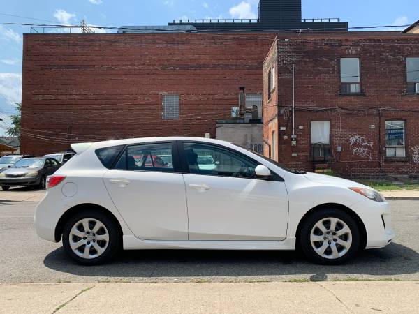 2013 Mazda, dovoz Kanada — foto 6 z 12