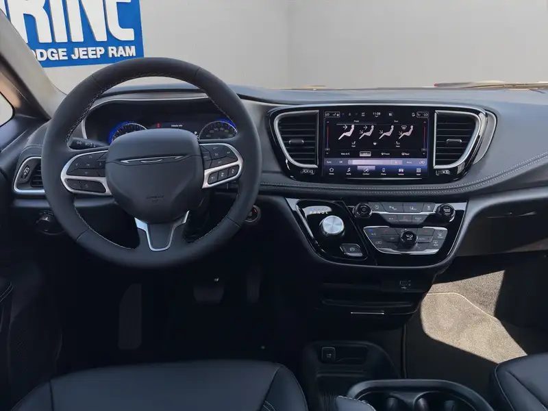 2027 Chrysler Pacifica Select, bílá, 13 km, dovoz Kanada — foto 12 z 12