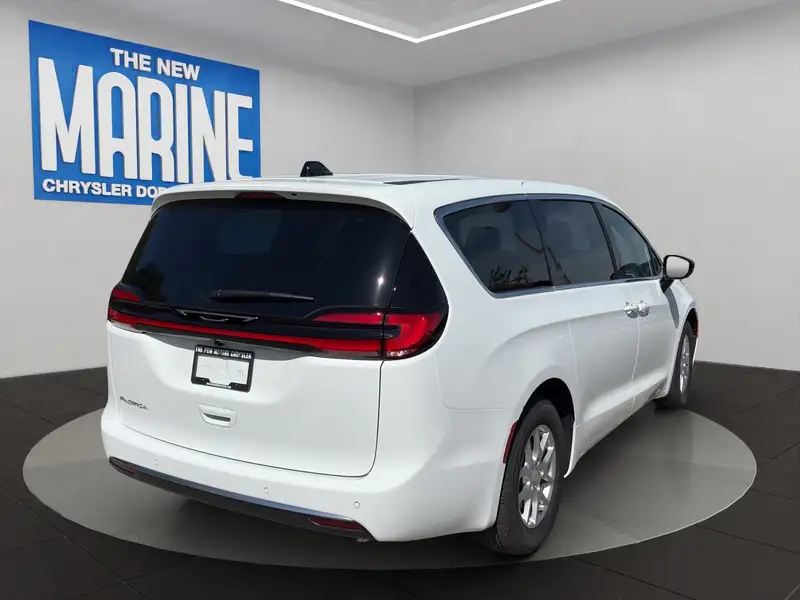 2027 Chrysler Pacifica Select, bílá, 13 km, dovoz Kanada — foto 3 z 12