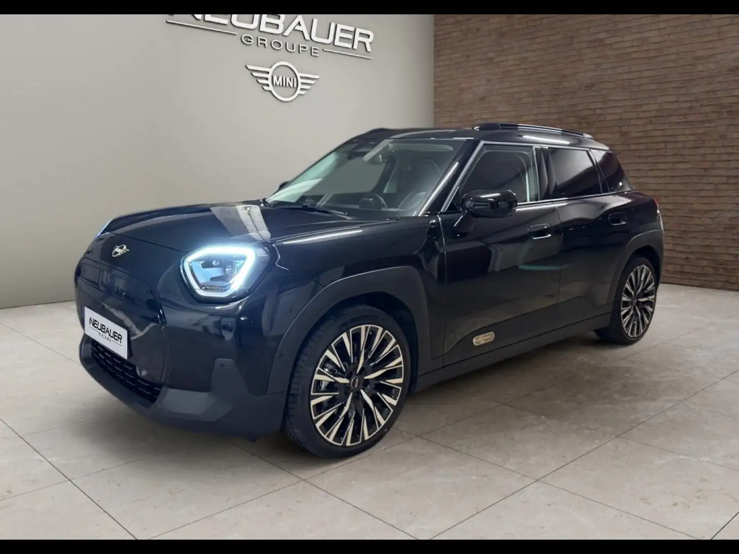 2025 MINI Aceman, 5 950 km, Francie — foto 1