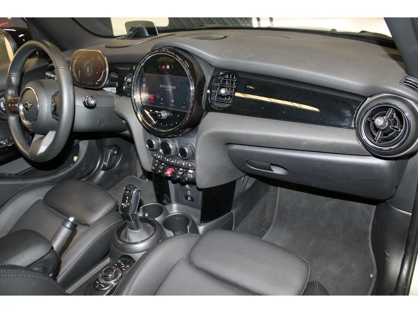 2024 MINI Cooper, 21 500 km, Francie — foto 10 z 12